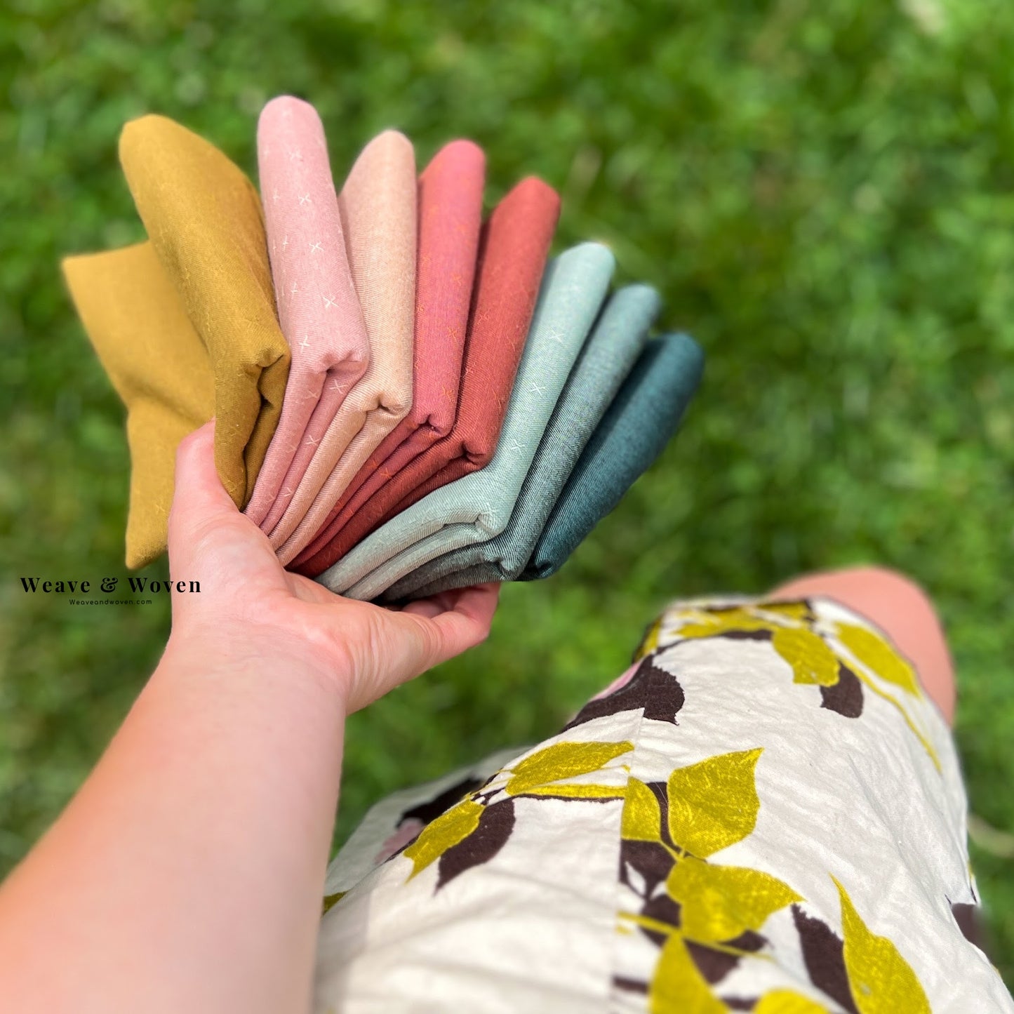 Moody Petals Woven Bundle | Fat Quarter Bundle