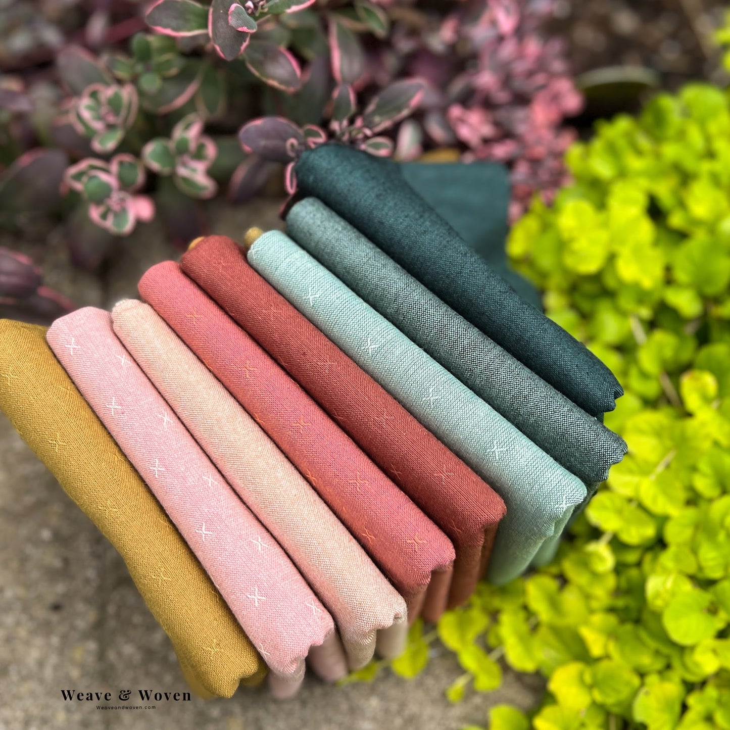 Moody Petals Woven Bundle | Fat Quarter Bundle