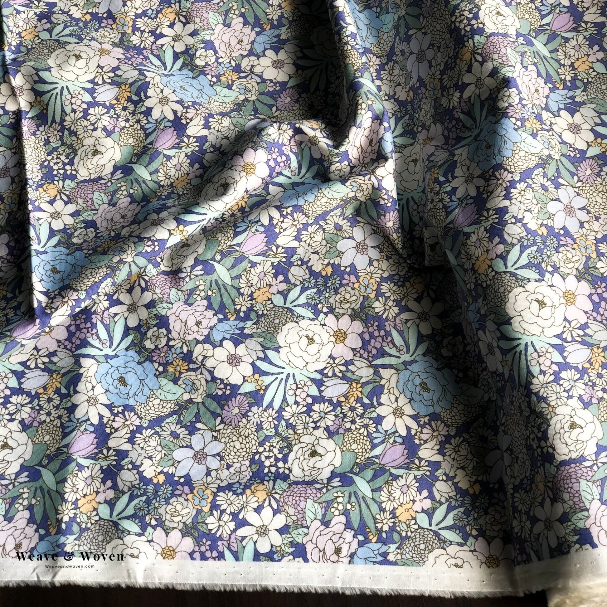Retro Flowers in Purple | Broadcloth - Weave & Woven