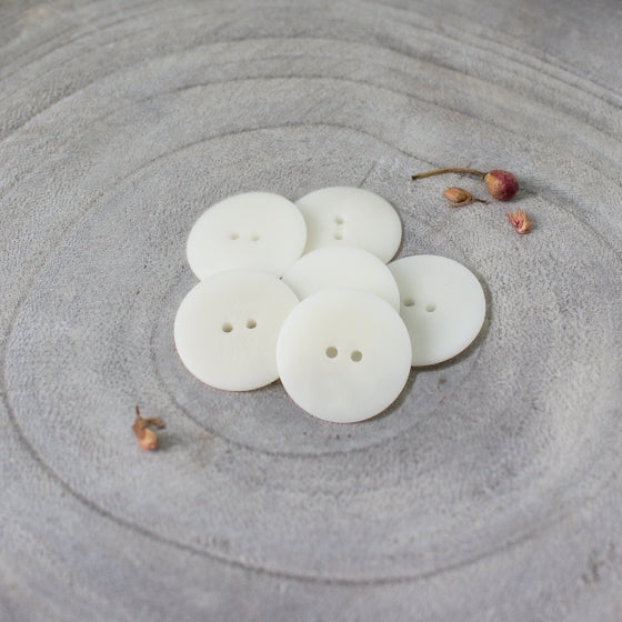 Palm Buttons in Off White | 15mm - Weave & Woven